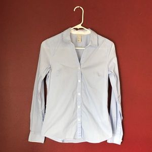 NWOT H&M Slim Fit Light Blue Button-down Size 4